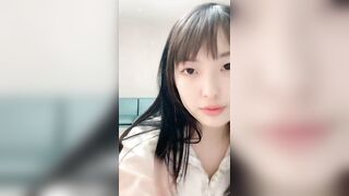 [国产]【黄播界小痞幼】超高颜值纯欲系美女，浴室全裸喜欢玩诱惑，翘起美臀抖动，来大姨妈不能扣